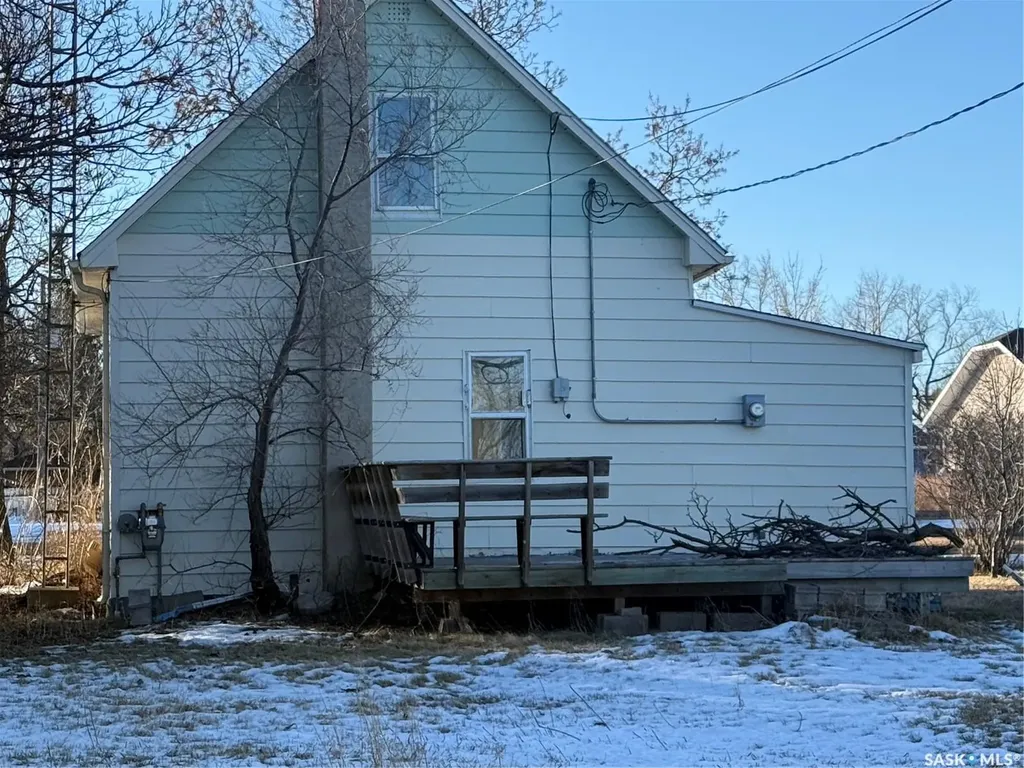 421 3rd Avenue E Assiniboia SK S0H 0B0