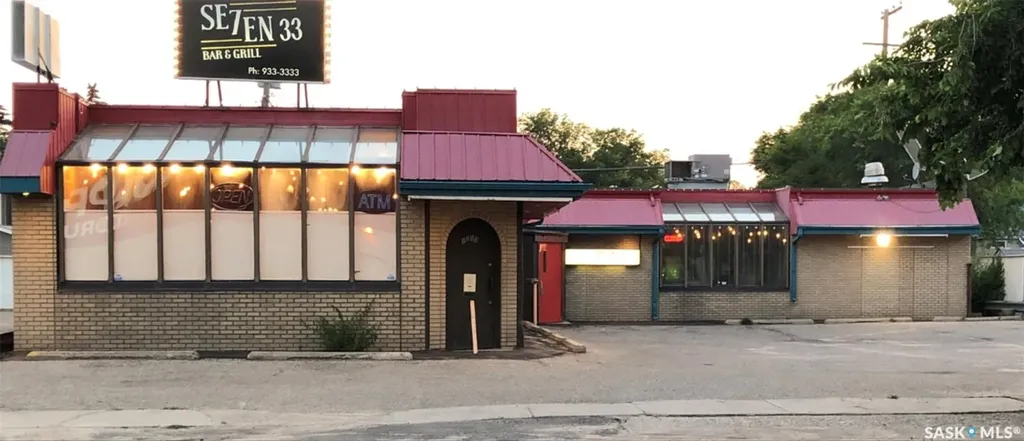 1213 7th Avenue N Saskatoon SK S7K 2W1