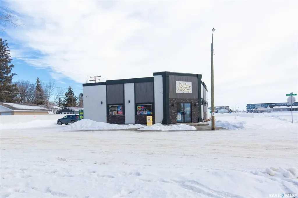 1050 Bradley Street Moose Jaw SK S6H 3M4