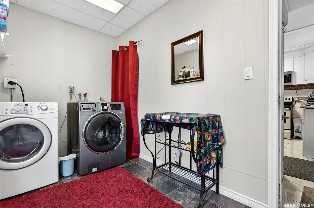 174 Ominica Street W Moose Jaw SK S6H 1X2