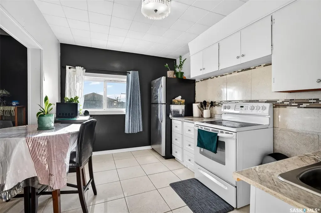 174 Ominica Street W Moose Jaw SK S6H 1X2