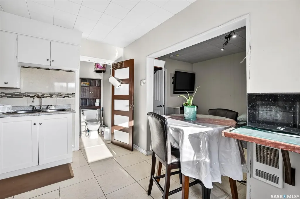 174 Ominica Street W Moose Jaw SK S6H 1X2