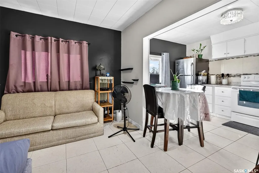 174 Ominica Street W Moose Jaw SK S6H 1X2