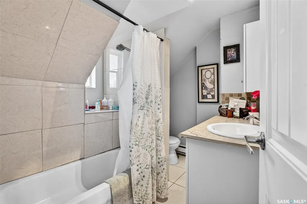 174 Ominica Street W Moose Jaw SK S6H 1X2
