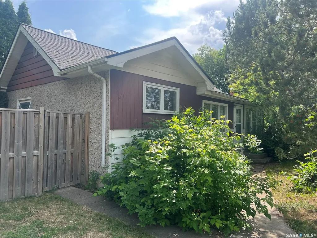 565 15th Street W Prince Albert SK S6V 3R3