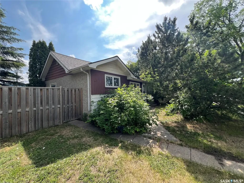 565 15th Street W Prince Albert SK S6V 3R3