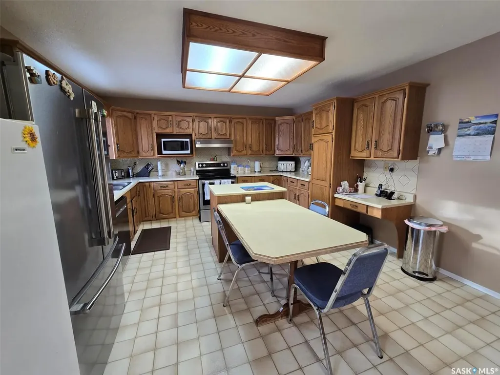 903 Assiniboia Avenue Grenfell SK S0G 2B0