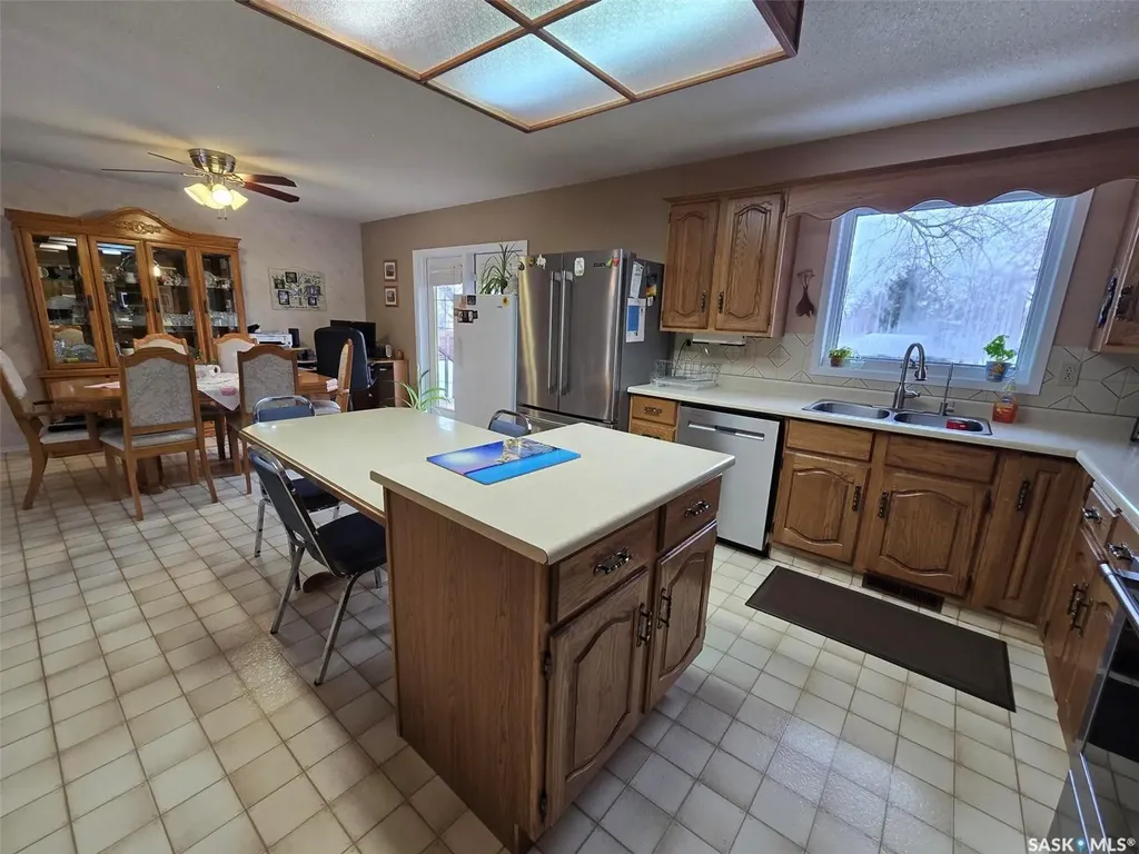 903 Assiniboia Avenue Grenfell SK S0G 2B0