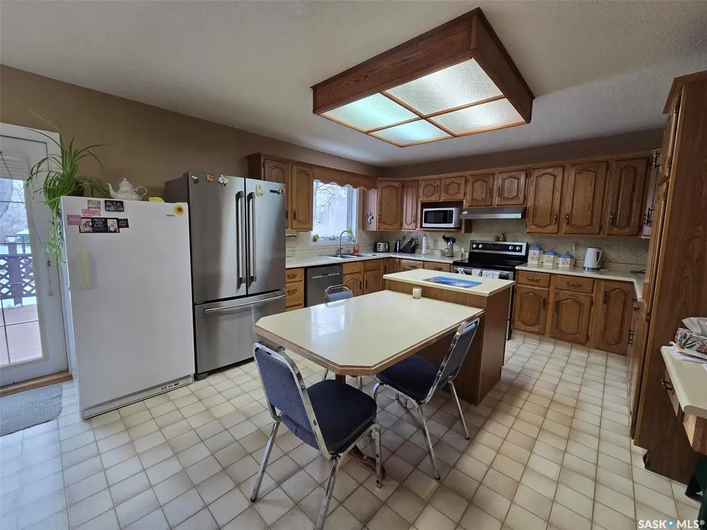903 Assiniboia Avenue Grenfell SK S0G 2B0