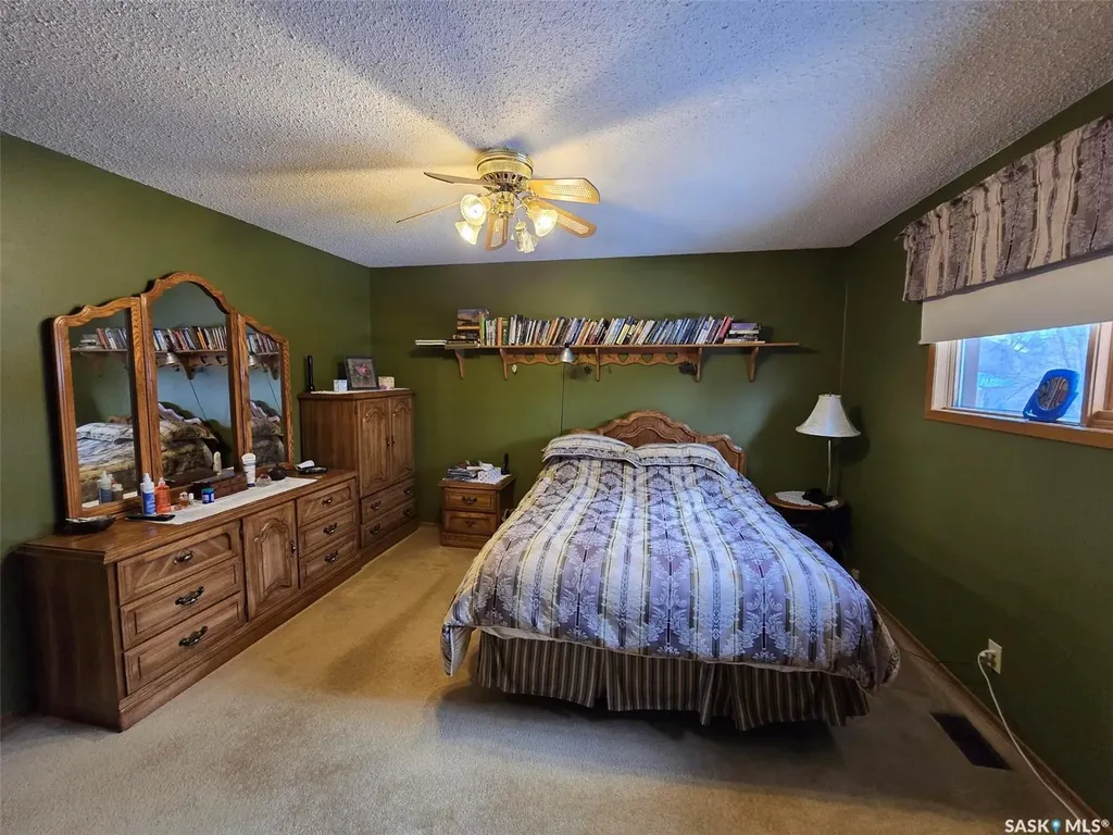 903 Assiniboia Avenue Grenfell SK S0G 2B0
