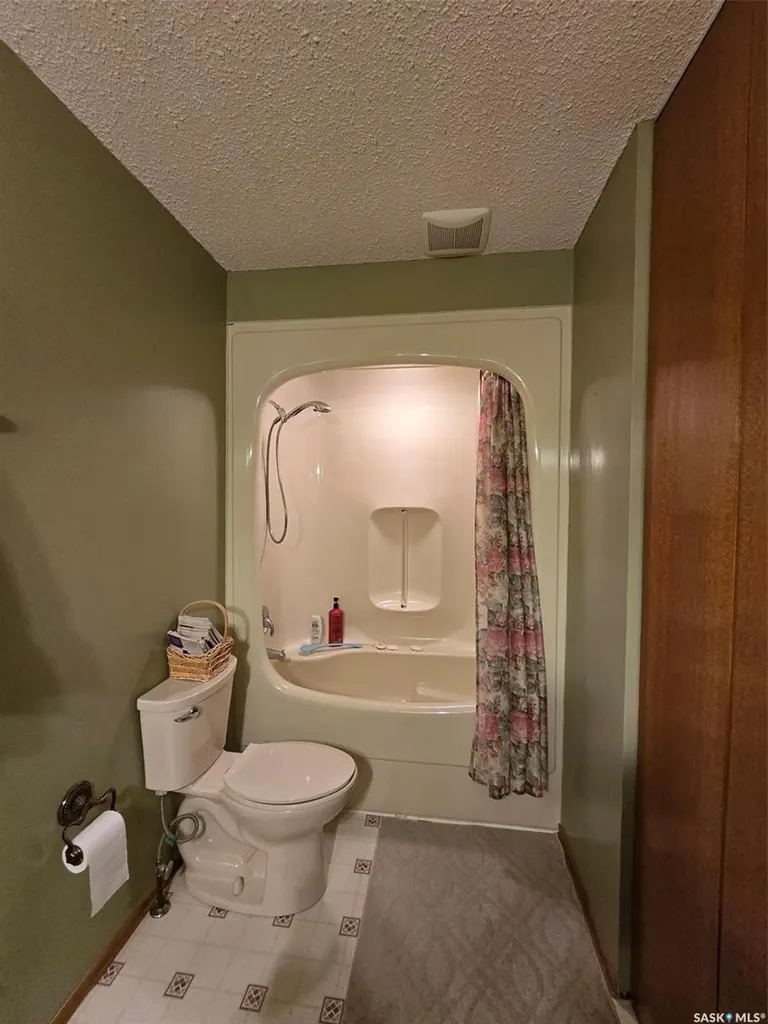 903 Assiniboia Avenue Grenfell SK S0G 2B0