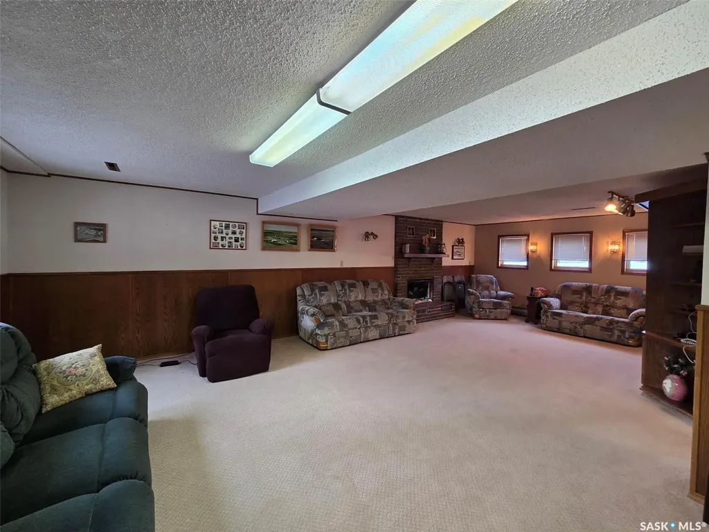903 Assiniboia Avenue Grenfell SK S0G 2B0