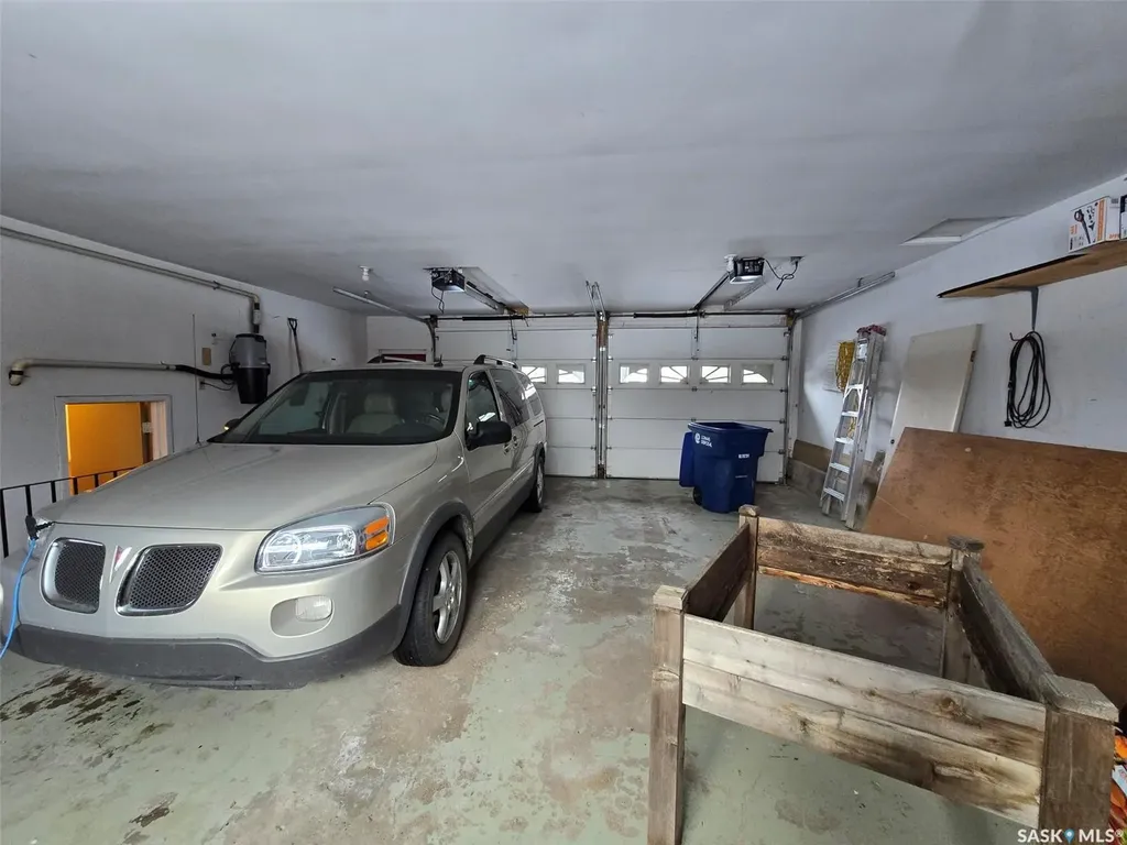 903 Assiniboia Avenue Grenfell SK S0G 2B0