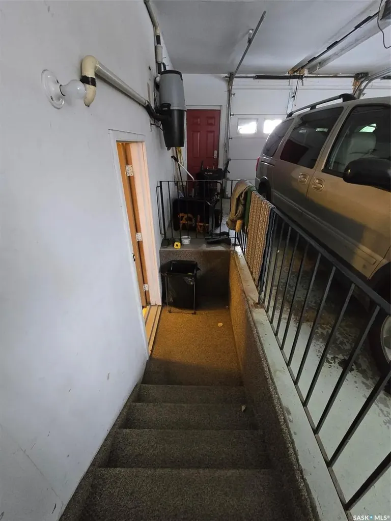 903 Assiniboia Avenue Grenfell SK S0G 2B0