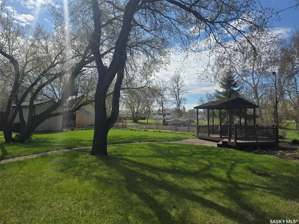 903 Assiniboia Avenue Grenfell SK S0G 2B0