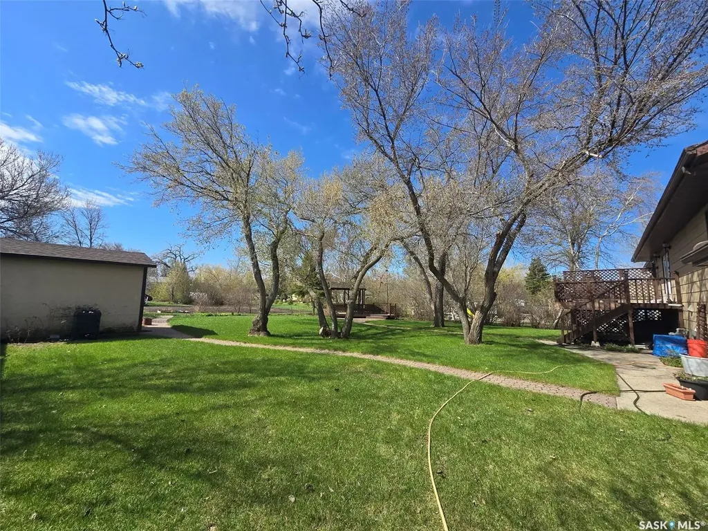 903 Assiniboia Avenue Grenfell SK S0G 2B0