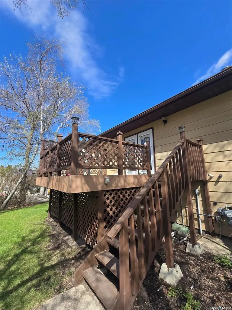 903 Assiniboia Avenue Grenfell SK S0G 2B0