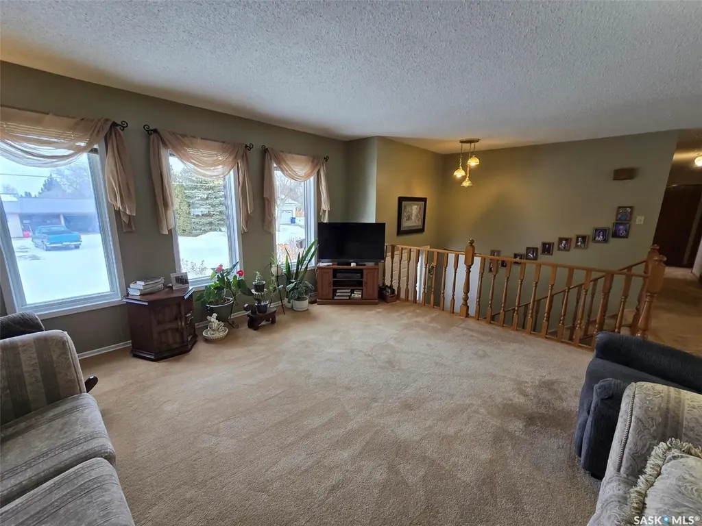 903 Assiniboia Avenue Grenfell SK S0G 2B0