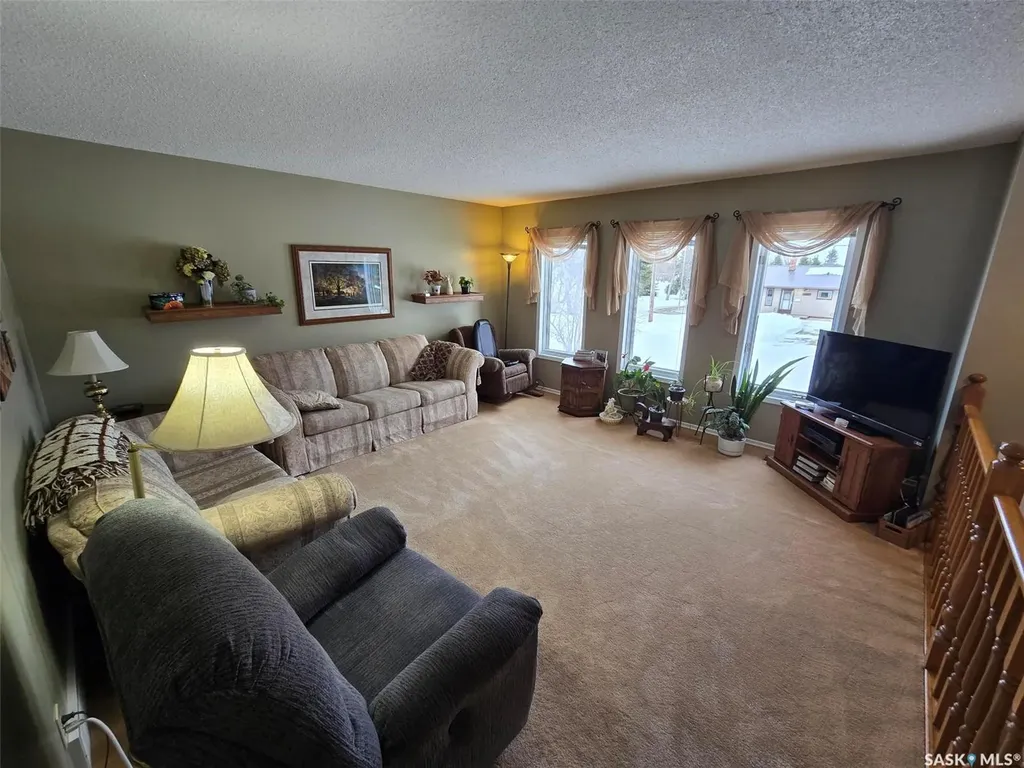 903 Assiniboia Avenue Grenfell SK S0G 2B0