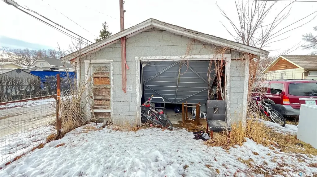 46 Pacific Avenue Maple Creek SK S0N 1N0