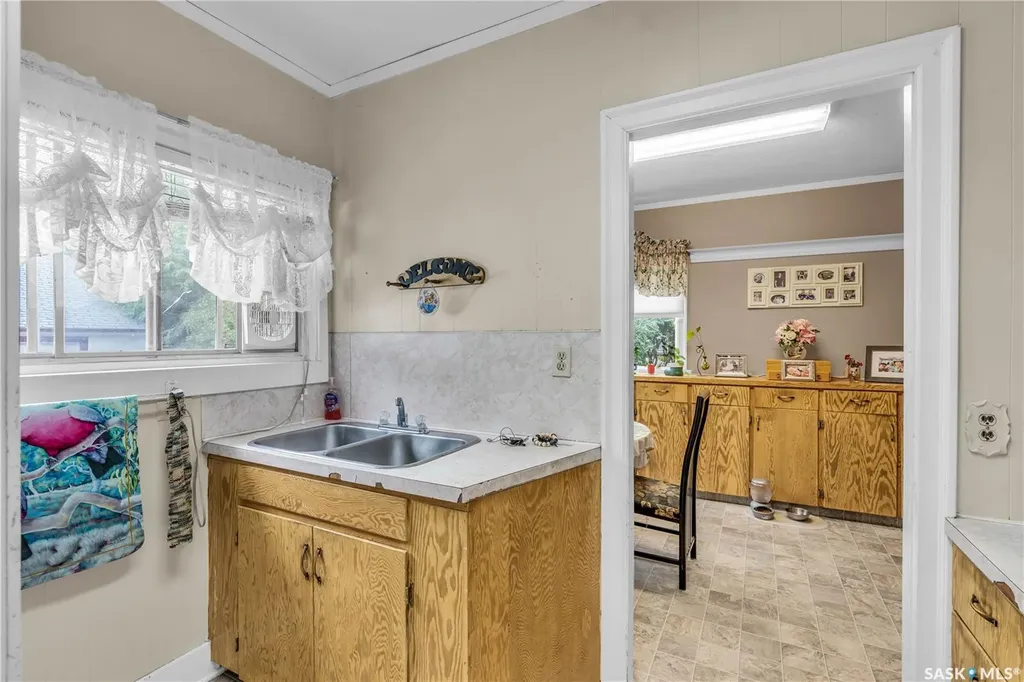 1262 103rd Street North Battleford SK S9A 1K8