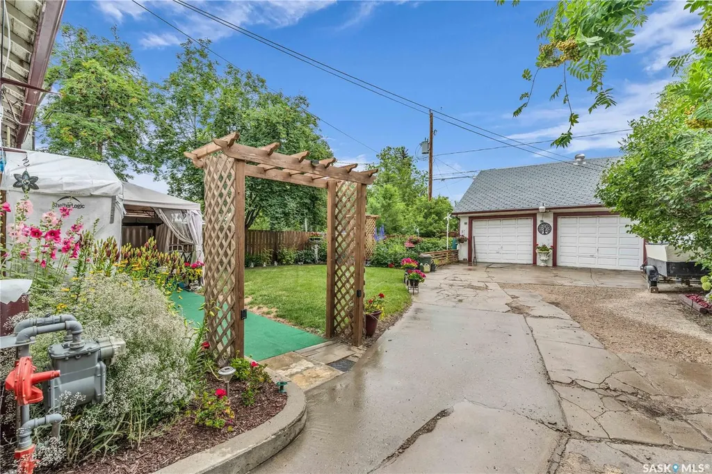 1262 103rd Street North Battleford SK S9A 1K8
