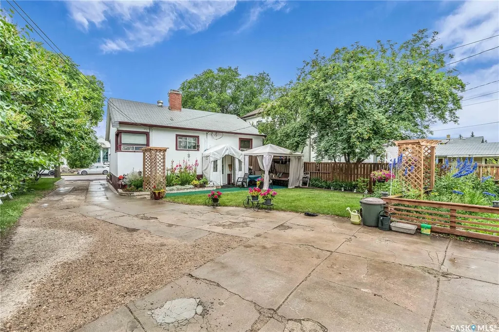 1262 103rd Street North Battleford SK S9A 1K8
