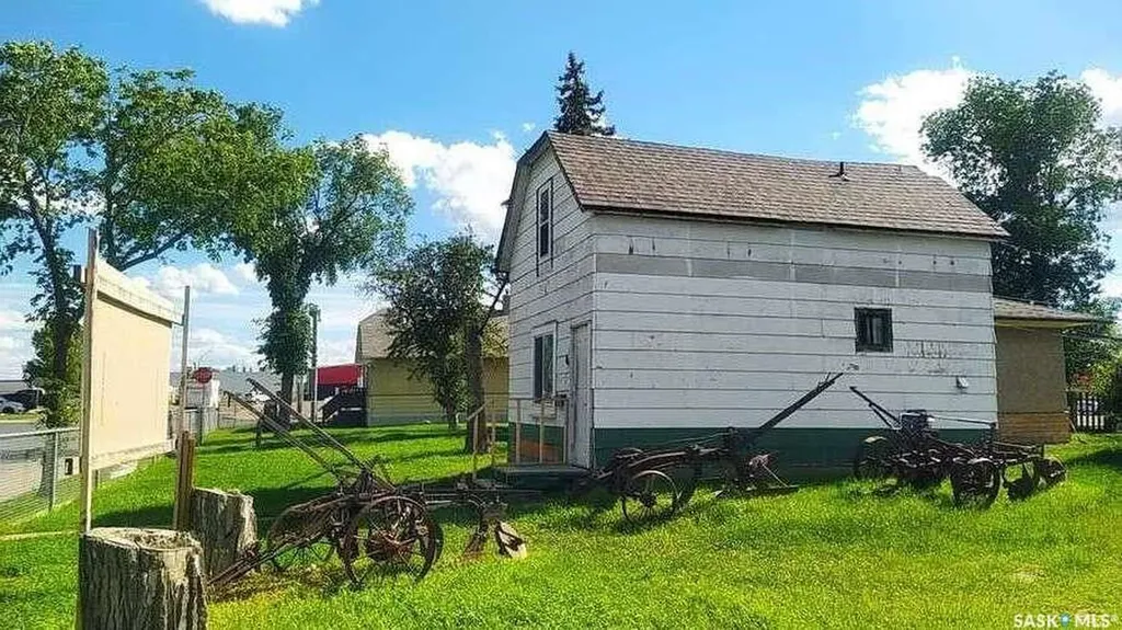 460 Mcintyre Street Regina SK S4R 2M3