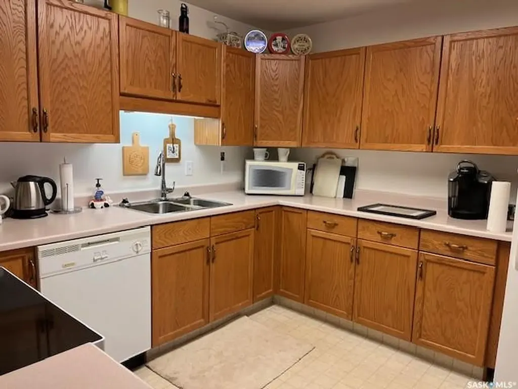 102 1st Avenue Caronport SK S0H 0S0