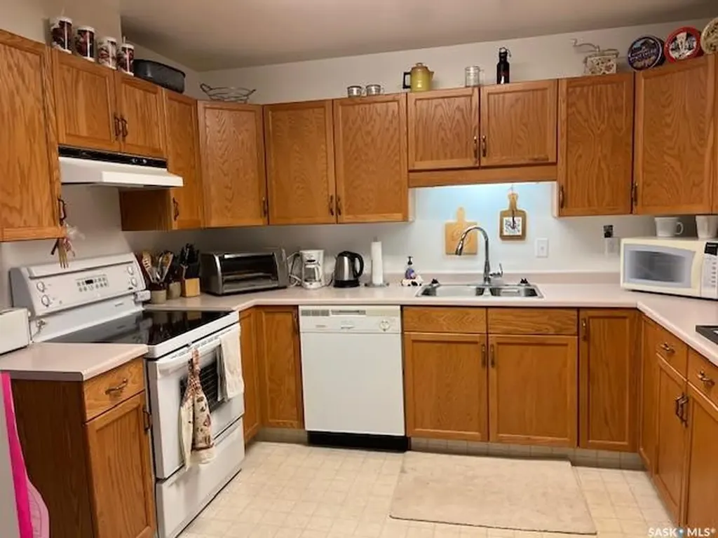 102 1st Avenue Caronport SK S0H 0S0