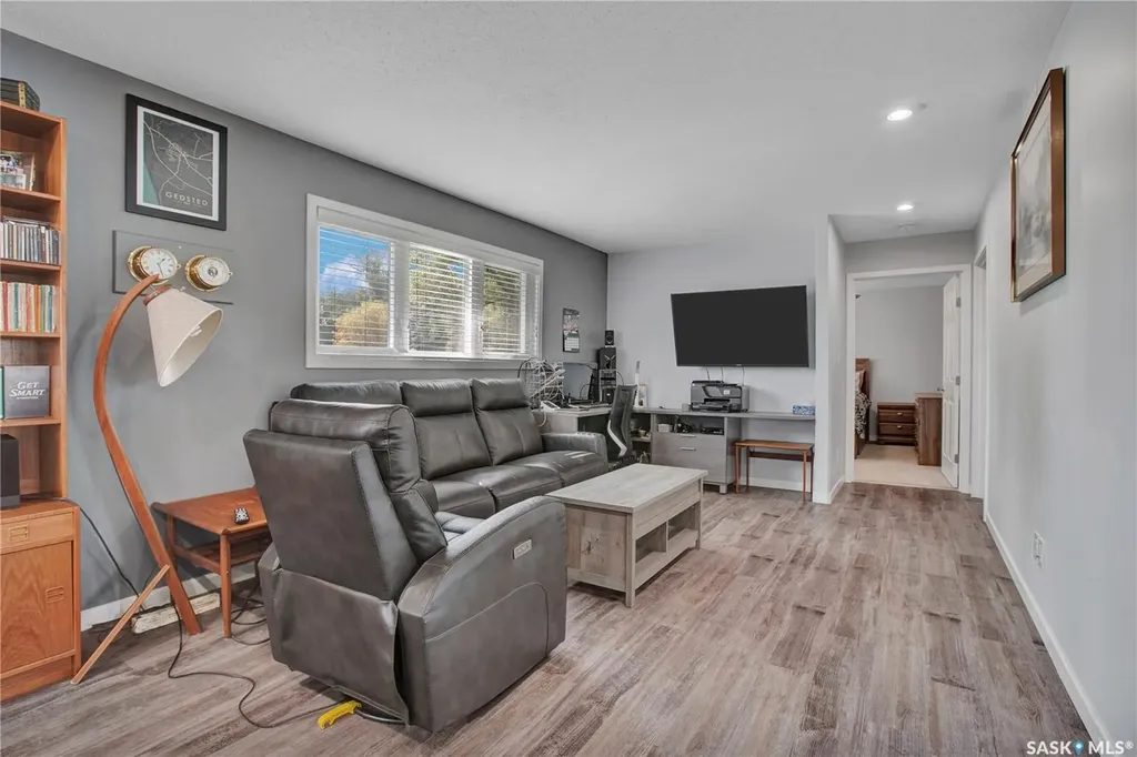 3102 Caen Street Saskatoon SK S7M 3N5
