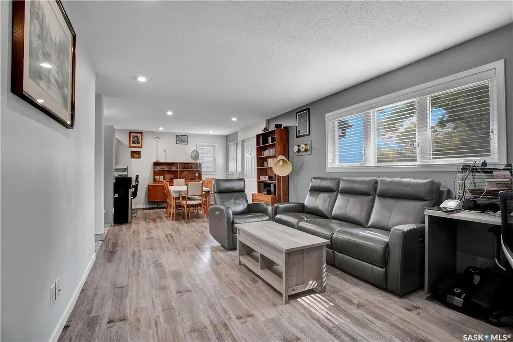 3102 Caen Street Saskatoon SK S7M 3N5