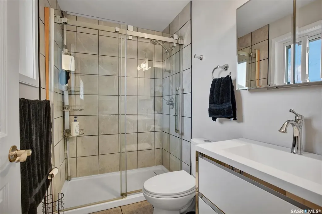 3102 Caen Street Saskatoon SK S7M 3N5