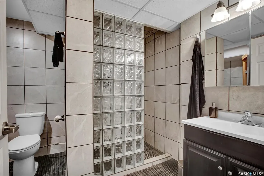 3102 Caen Street Saskatoon SK S7M 3N5