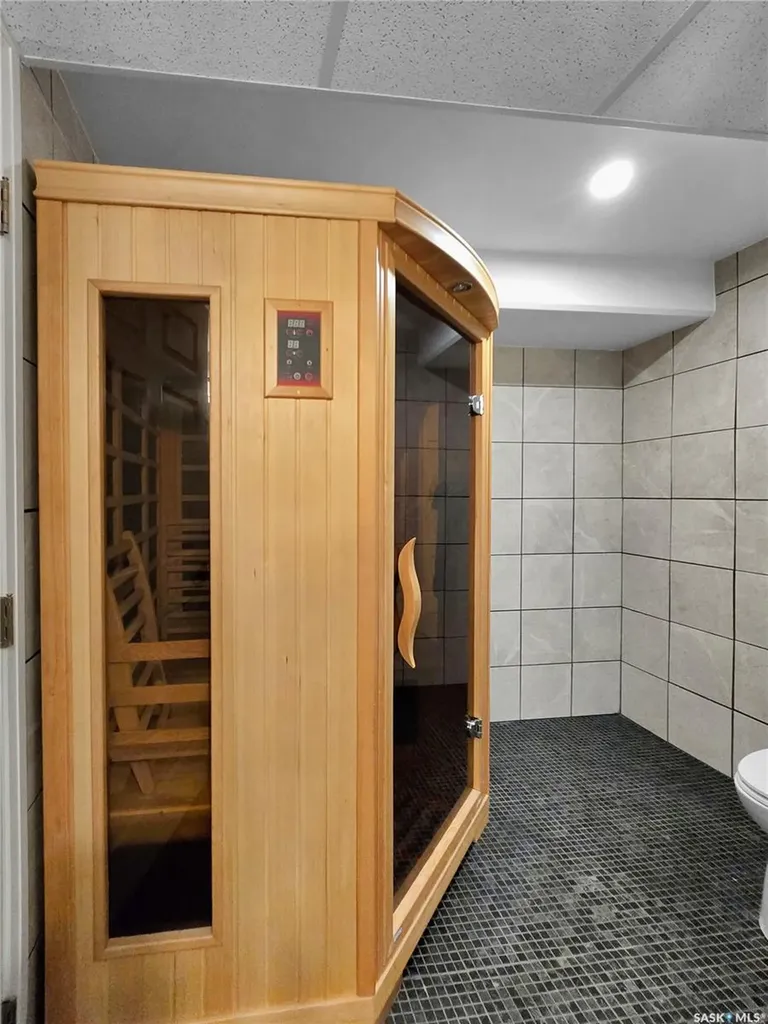 3102 Caen Street Saskatoon SK S7M 3N5