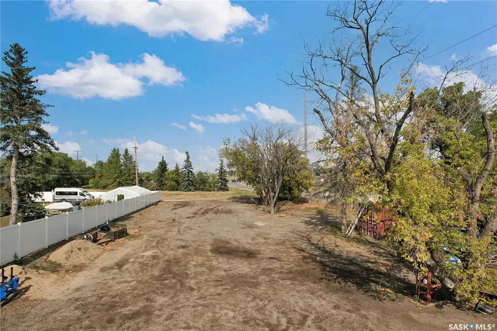 3102 Caen Street Saskatoon SK S7M 3N5