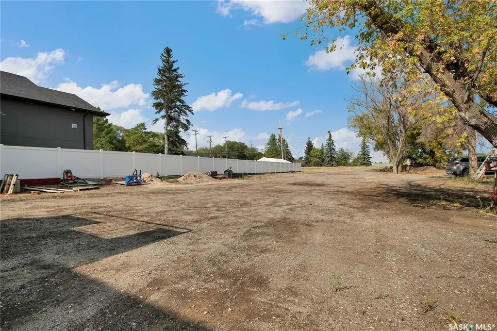 3102 Caen Street Saskatoon SK S7M 3N5