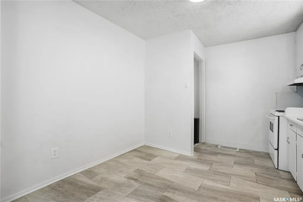 843 Argyle Street Regina SK S4T 3P9