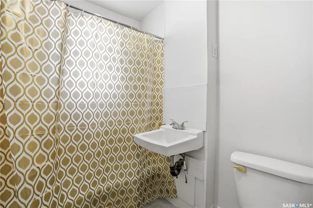 843 Argyle Street Regina SK S4T 3P9