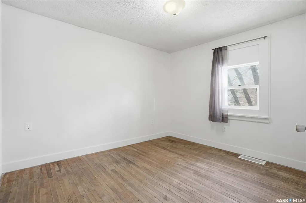 843 Argyle Street Regina SK S4T 3P9