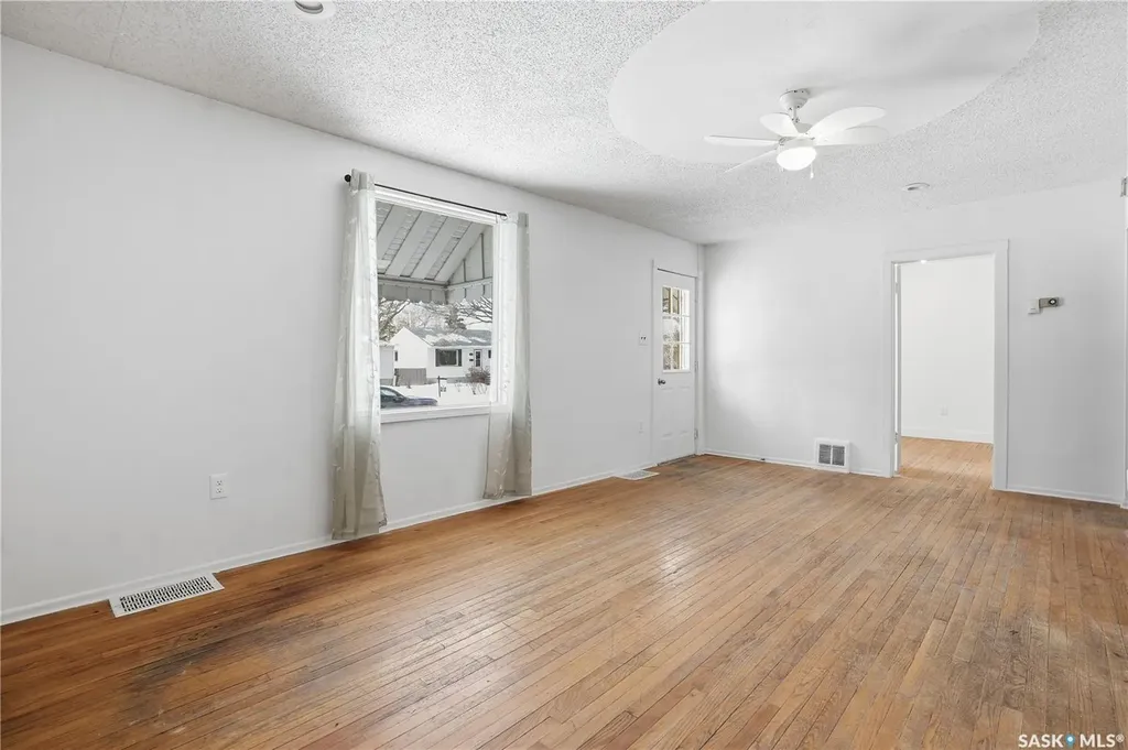843 Argyle Street Regina SK S4T 3P9