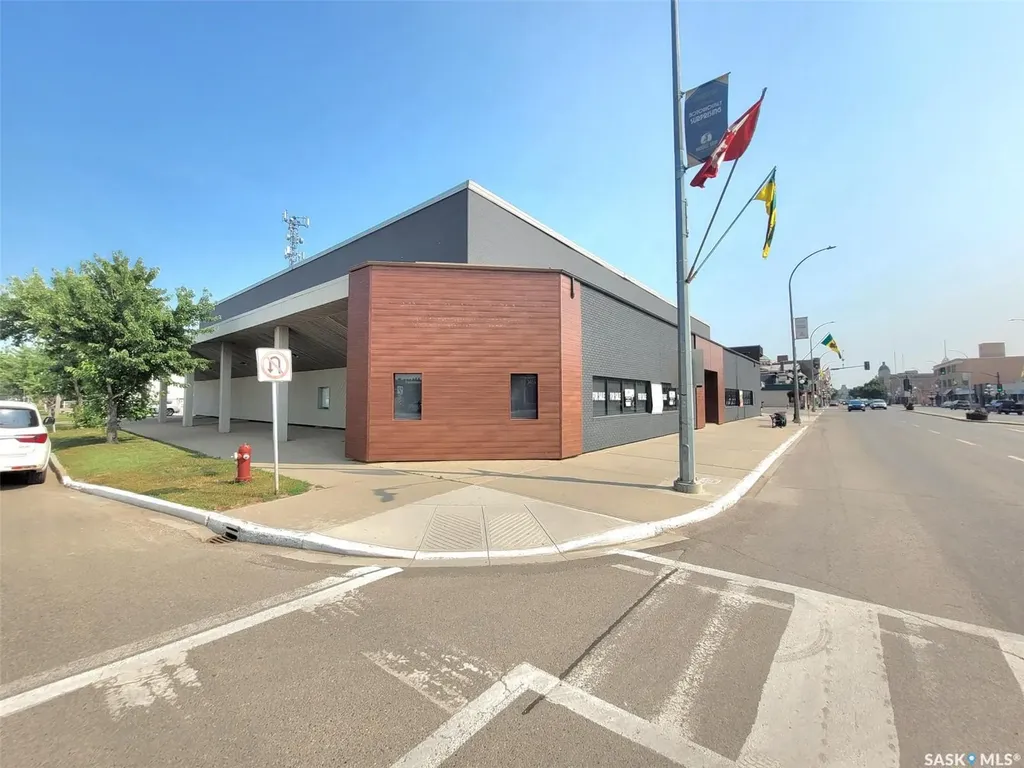 637 Main Street N Moose Jaw SK S6H 0W6