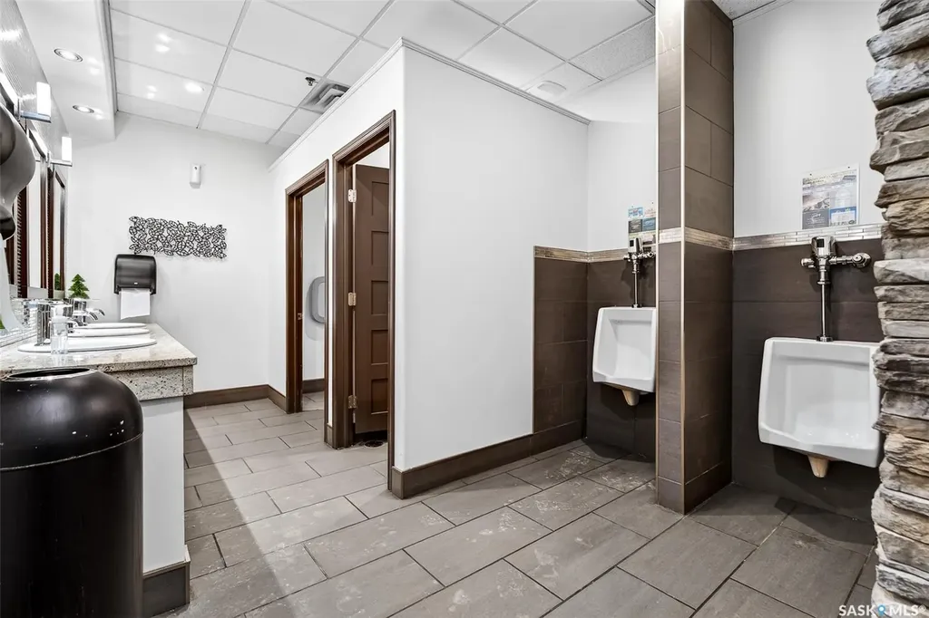 637 Main Street N Moose Jaw SK S6H 0W6