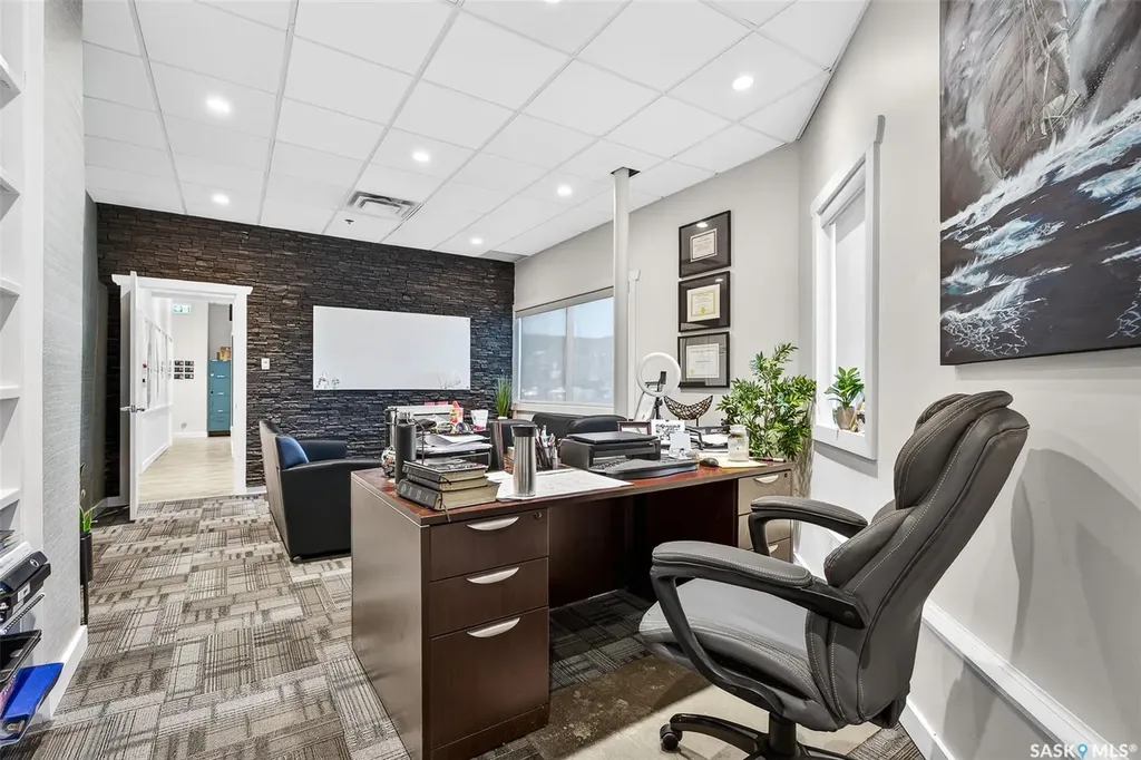 637 Main Street N Moose Jaw SK S6H 0W6