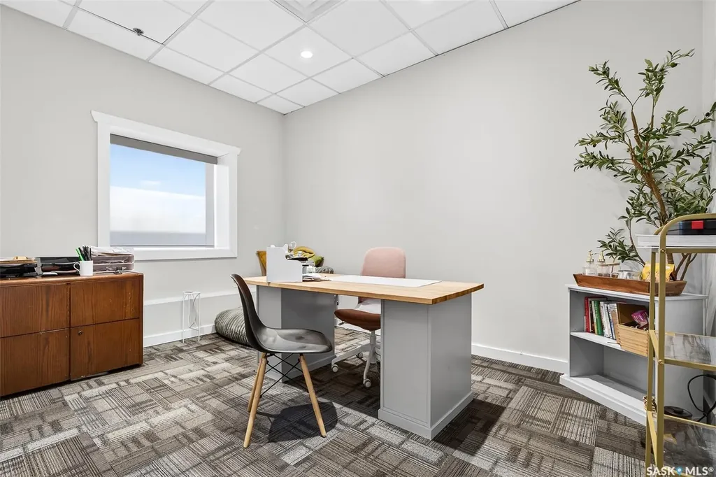 637 Main Street N Moose Jaw SK S6H 0W6