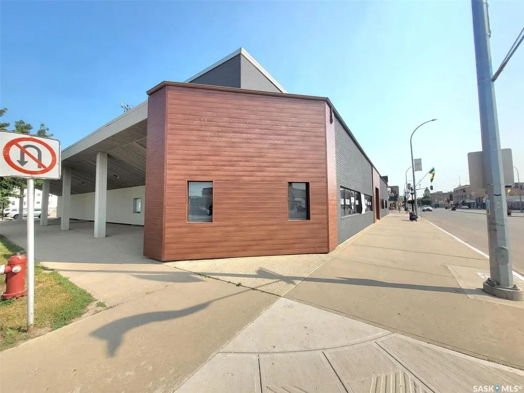 637 Main Street N Moose Jaw SK S6H 0W6
