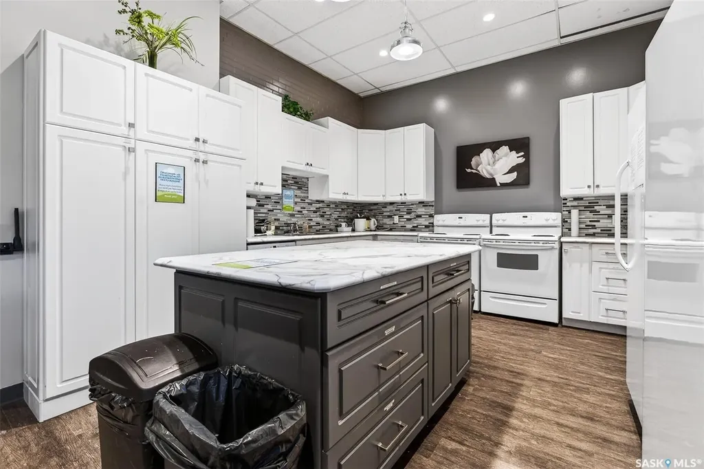 637 Main Street N Moose Jaw SK S6H 0W6