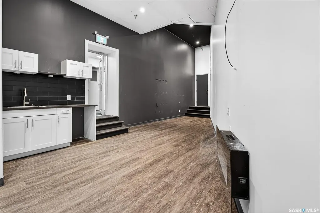 637 Main Street N Moose Jaw SK S6H 0W6