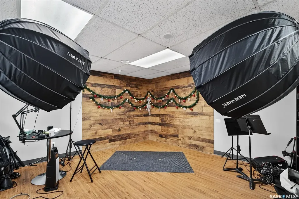637 Main Street N Moose Jaw SK S6H 0W6