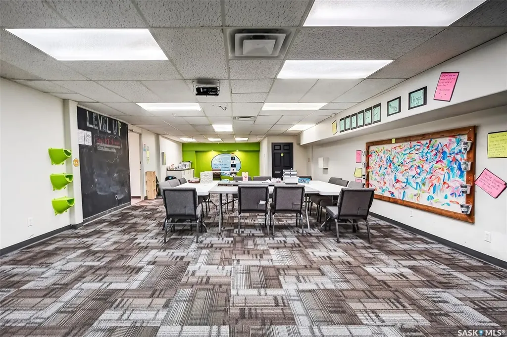 637 Main Street N Moose Jaw SK S6H 0W6